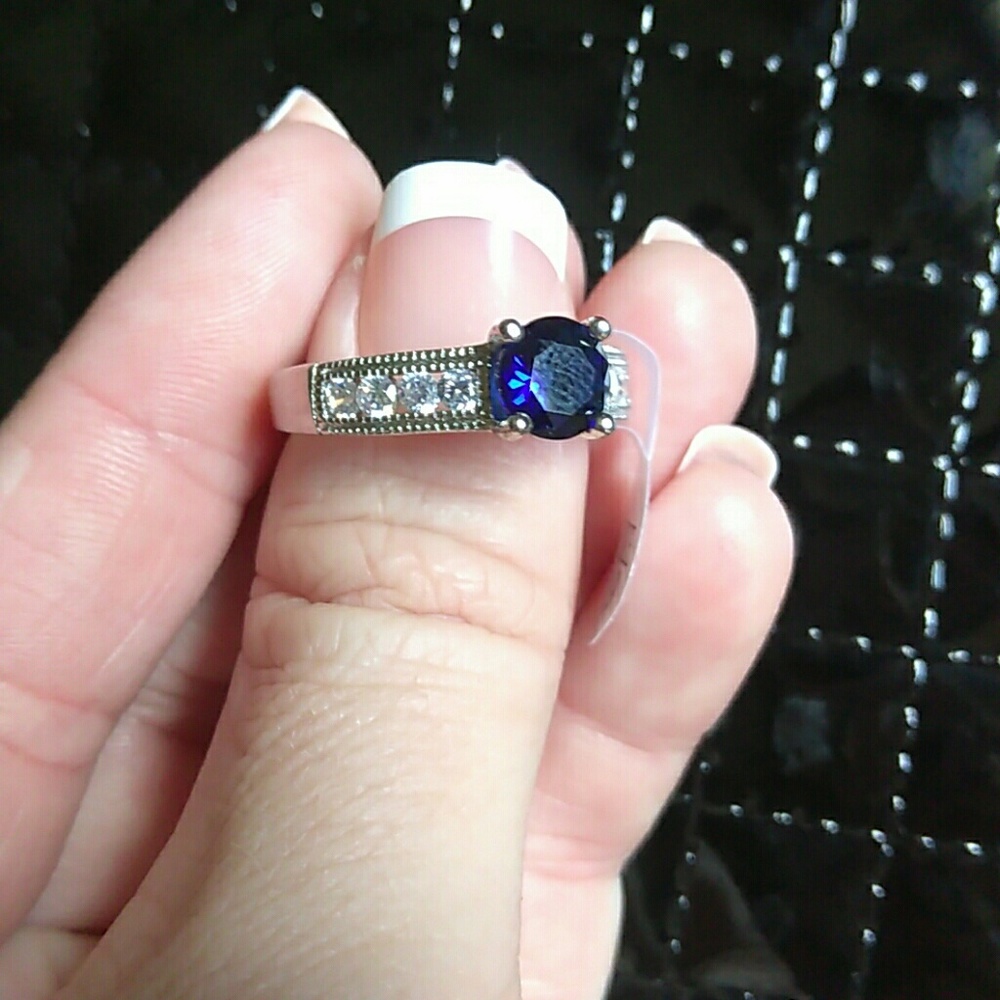 Ring - Picture 2 of 3